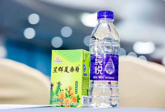 非遺星助力 | 星群夏桑菊飲料作為官方指定產(chǎn)品亮相廣東省非遺促進(jìn)會(huì)！