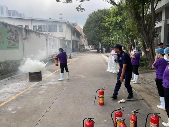 筑牢安全防線，攜手開啟新篇——星群飯?zhí)瞄_展消防安全培訓會