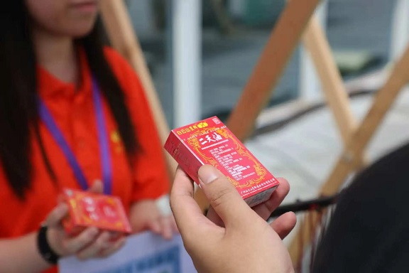 星活力｜邂逅嶺南瑰寶綻放 星群二天油、夏桑菊亮相省非遺館